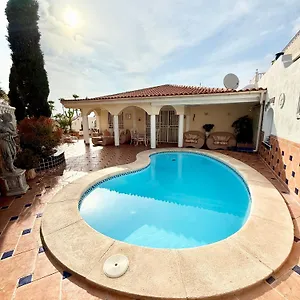 Violetta Villa